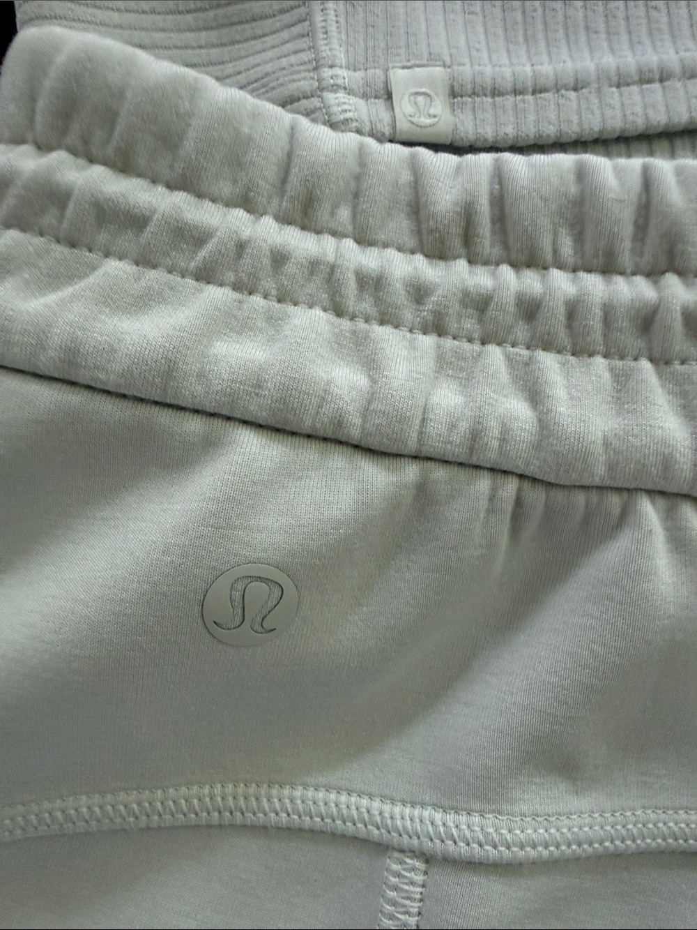 Lululemon Softstreme Matching Set With Reversible Top - Picture 3 of 5